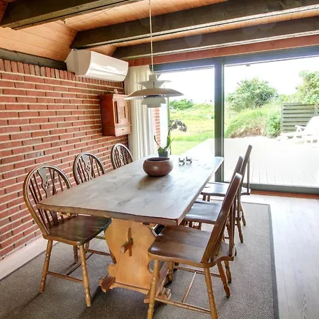 Tofi - 400m From The Sea By Interhome
